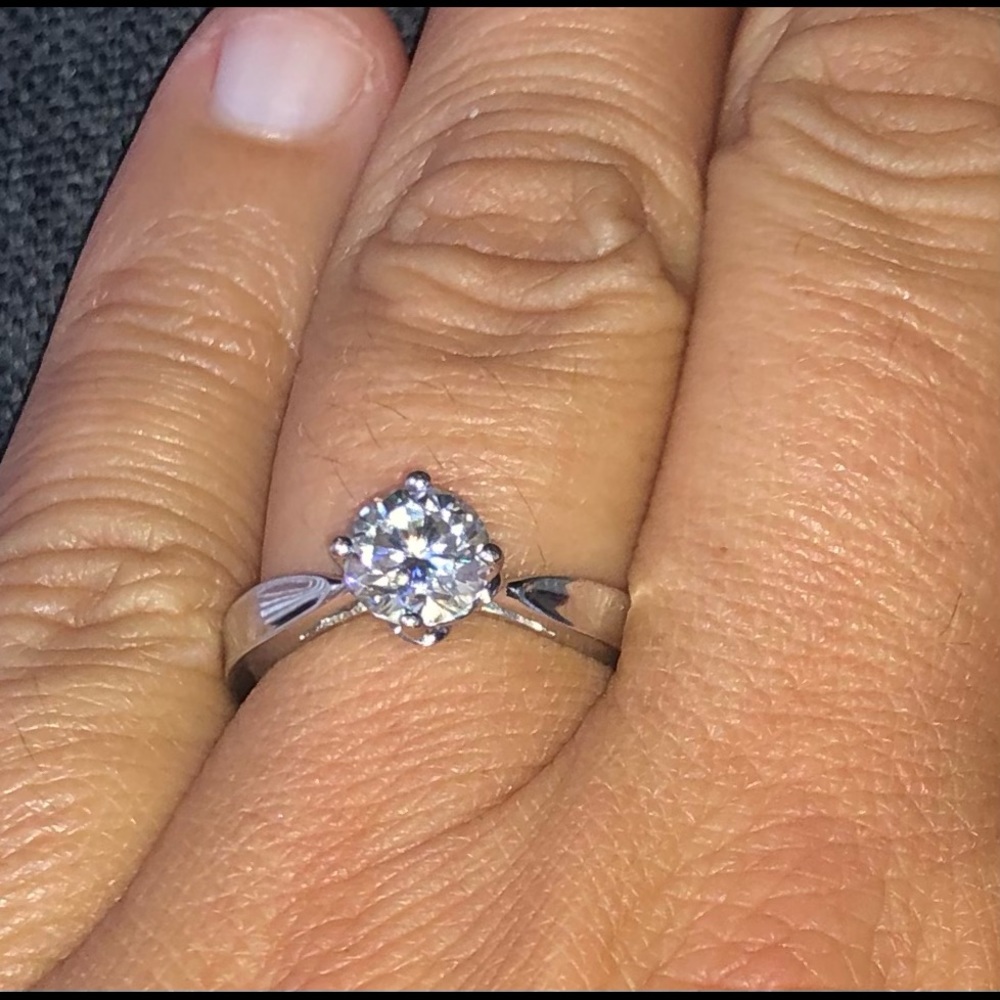 14 K White Gold 1 Carat Moissanite Ring